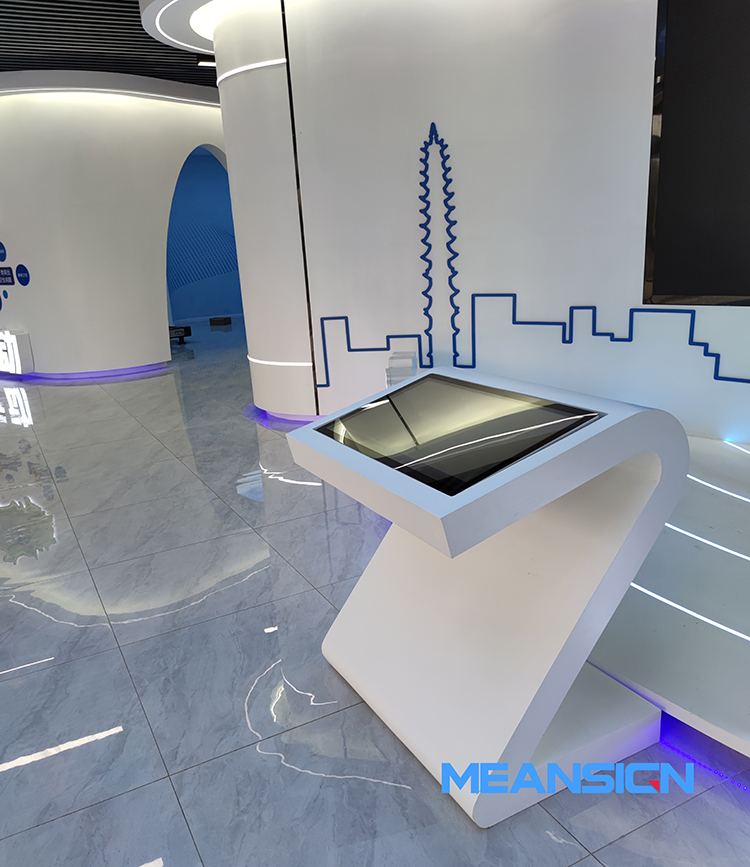 触摸查询一体机